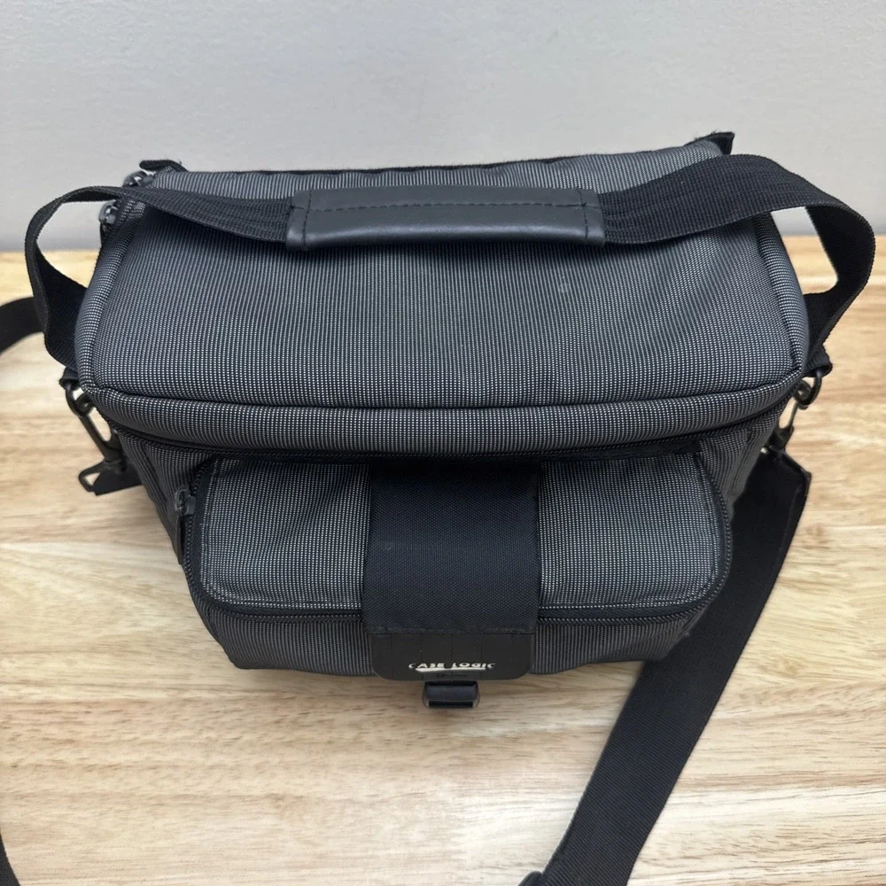 Case Logic Gray Medium Sized Camera Bag Shoulder Or Hand Carry